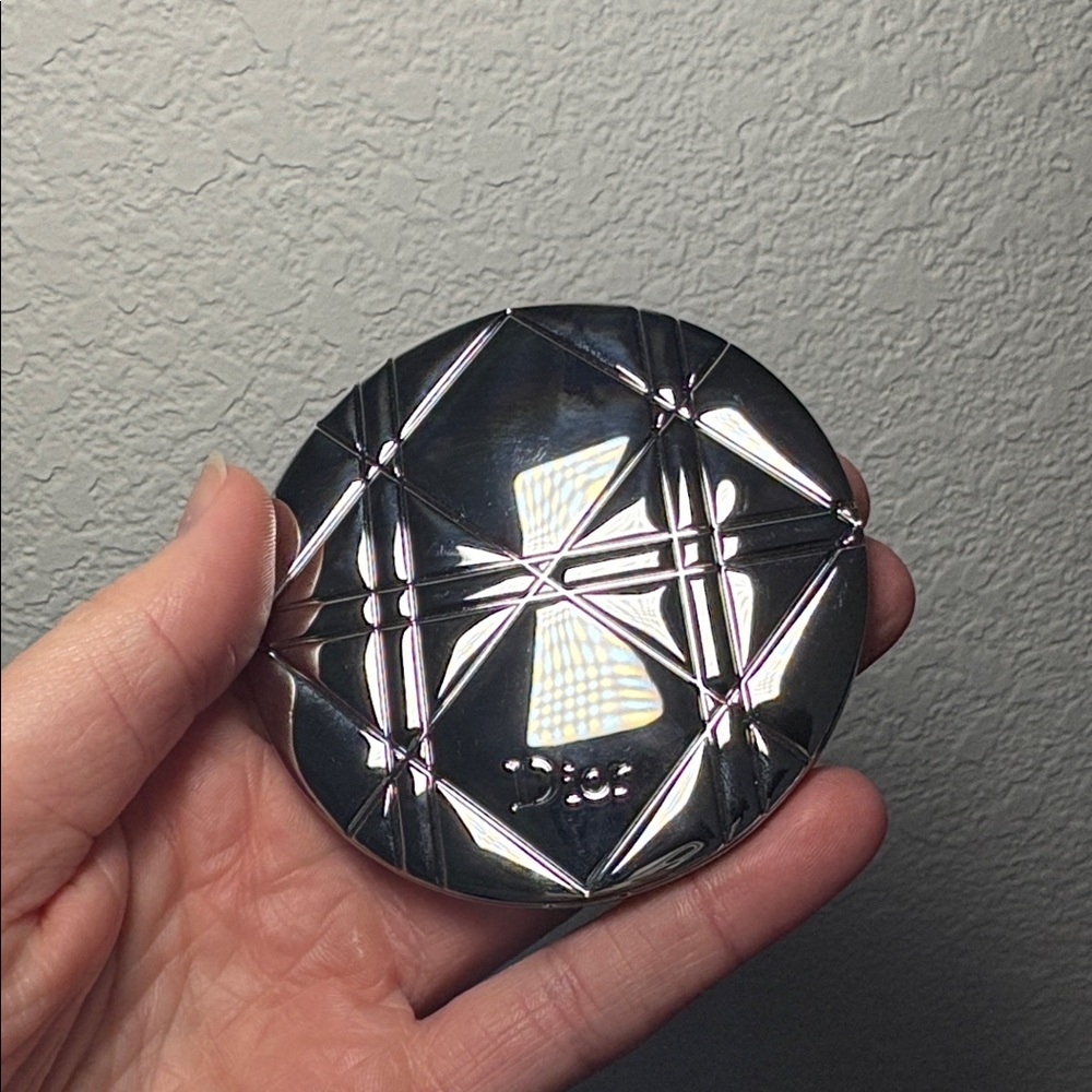 LIMITED EDITION Dior Metal Cannage Compact Mirror Silver Round Mirror - Picture 3 of 5